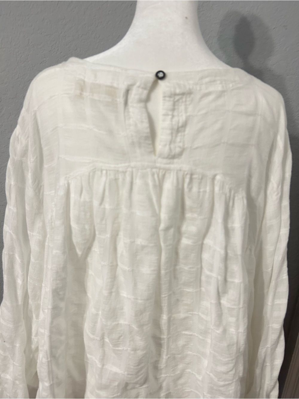 We The Free Women White Textured Buttonless Tunic Size extra Small OVERSIZE. - Picture 6 of 15
